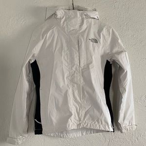 LAST CALL BEFORE ITS OFF TO CONSIGNMENT⭐️B&W North Face Womens Jacket, size S⭐️